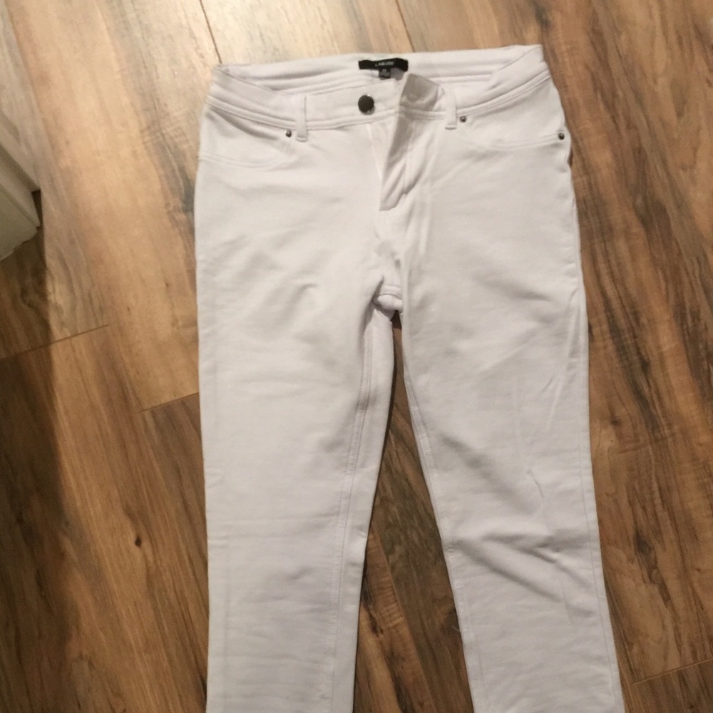 White Jeggings, size M. Never been worn.